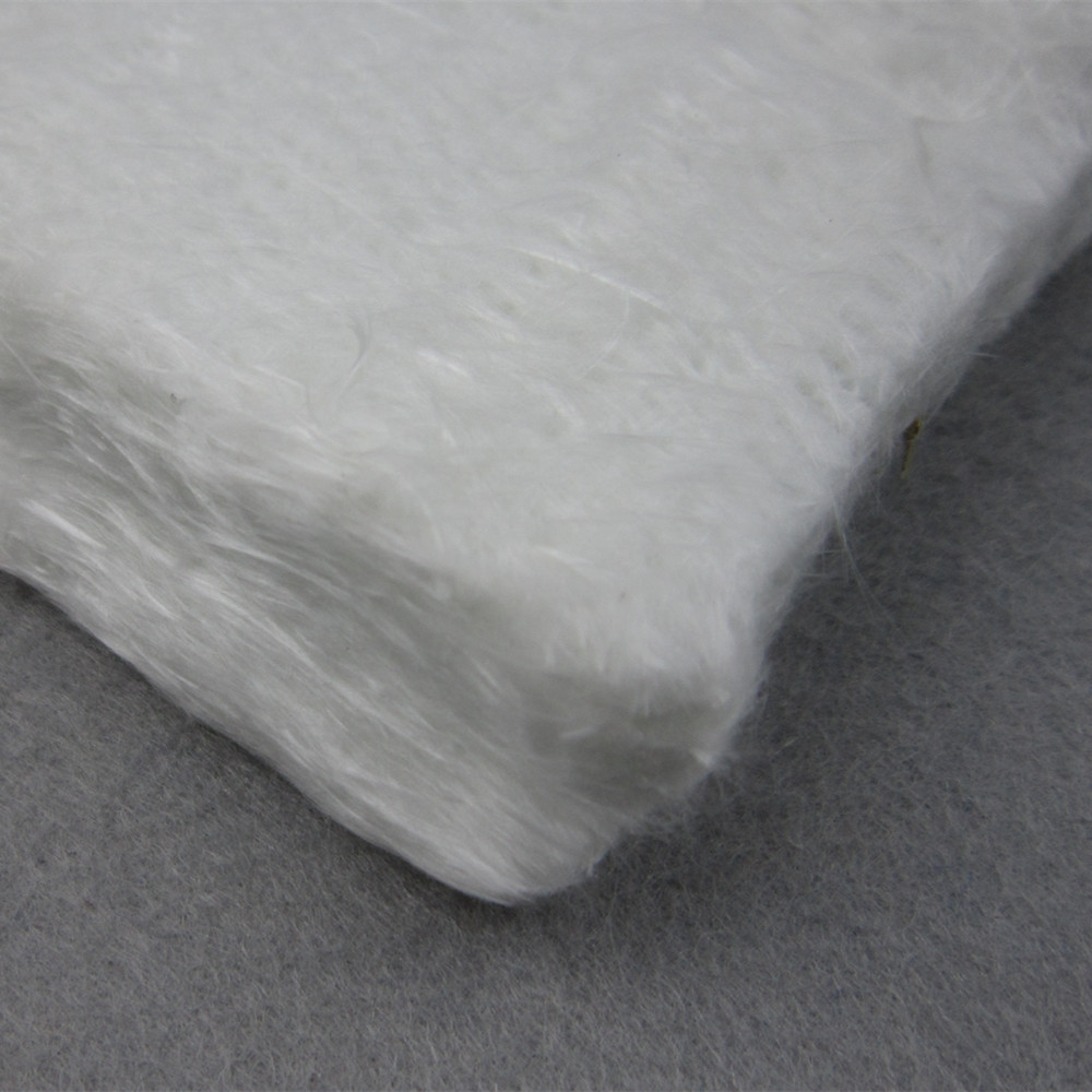 O que é um tapete de agulha de sílica e como ele é usado?